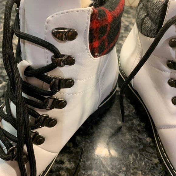 Brand new double lined boots - Picture 7 of 7